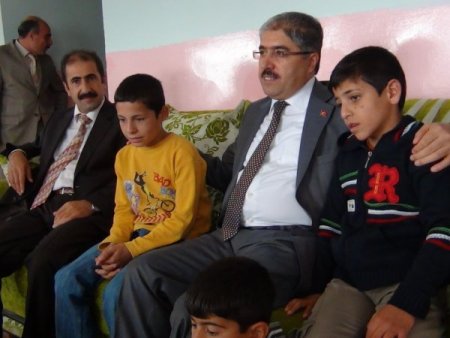 Yuva çocuklarına Vali Çınar şefkati
