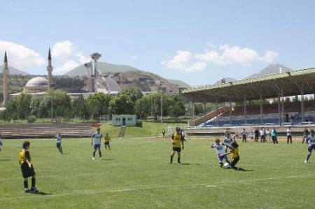 Yuvada Kalan Çocukların Futbol Turnuvası Başladı