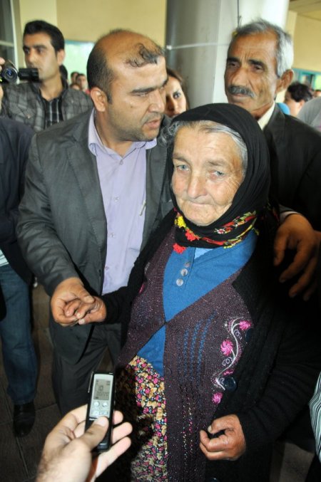 Yüz Nakli Olan Çolak’ın Annesi: Oğlum İnşallah Bir An Önce Sağlığına Kavuşur