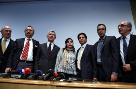 Yüz Naklinin Gerçekleştirildiği İlk Kadın Hasta Kameraların Karşısına Geçti