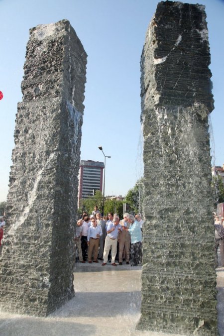 Yüzen Taşlar Heykeli, Bursalıların Yeni Buluşma Noktası Olacak