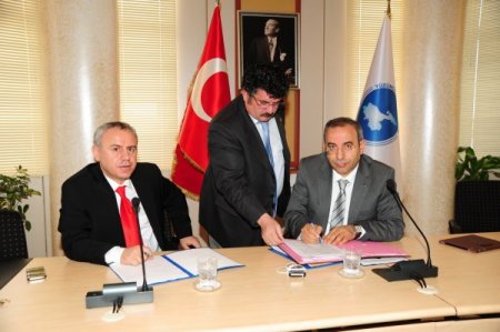 Yyü Ve Koop-iş Arasında Toplu İş Sözleşmesi İmzalandı