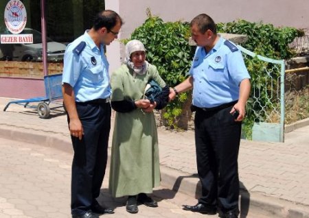 Zabıta, Cami Önlerini Rahatlattı