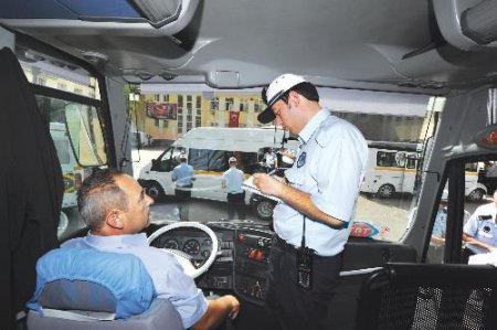 Zabıta, Servis Araçlarını Sıkı Takibe Aldı