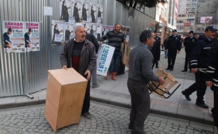 Zabıta müdürü bıçaklandı, şehirde seyyar satıcı kalmadı