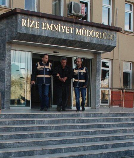 Zabıta müdürü bıçaklandı, şehirde seyyar satıcı kalmadı