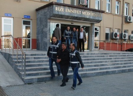 Zabıta müdürü bıçaklandı, şehirde seyyar satıcı kalmadı