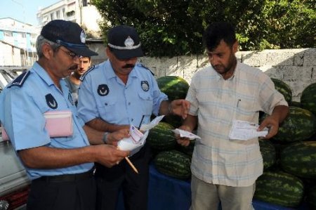 Zabıta Pazarcı Esnafını Denetledi