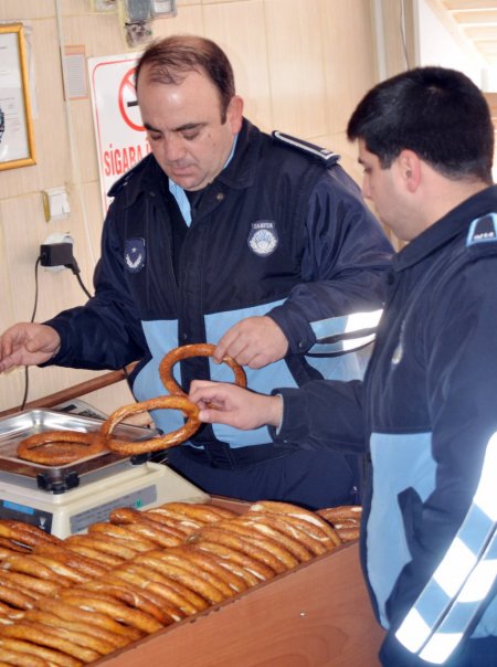 Zabıta simit fırınlarını denetledi
