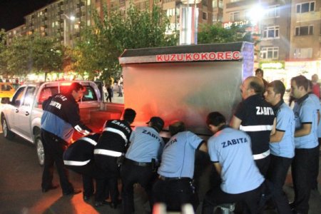 Zabıtadan seyyar satıcılara operasyon