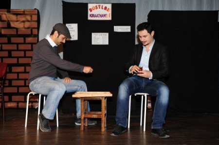 Zabıtalar tiyatro sahnesinde