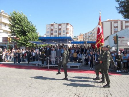 Zafer Bayramı Edremit’te de coşkuyla kutlandı