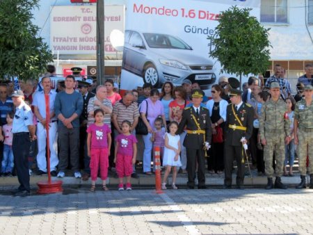 Zafer Bayramı Edremit’te de coşkuyla kutlandı