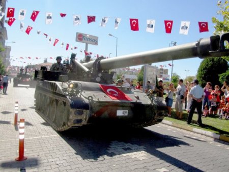 Zafer Bayramı Edremit’te de coşkuyla kutlandı