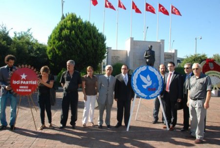 Zafer Bayramı'nda çelenk tepkisi