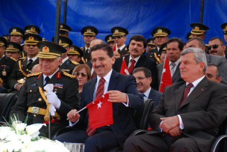 Zafer Bayramı'nda çelenk tepkisi