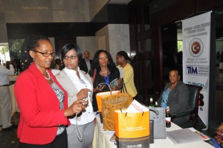 Zafer Çağlayan Güney Afrika’yı uyardı: Düşük gümrük avantajı 2013’te kalkacak