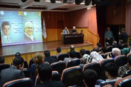 Zaman yazarları, öğrencilere demokrasiyi anlattı