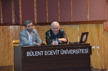 Zaman yazarları, öğrencilere demokrasiyi anlattı