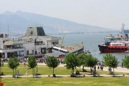 Zamanında Müdahale, Mazotun İzmir Körfezi'ne Yayılmasını Önledi