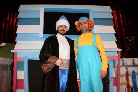 Zambak, Tiyatroyu Öğrencilerin Ayağına Getirdi