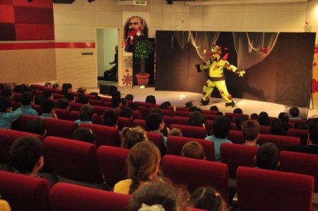 Zambak Çocuk Tiyatrosu bu kez mikropları anlatacak