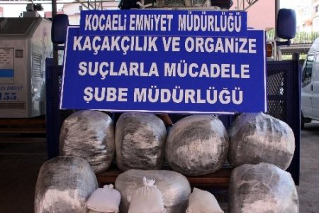 Zehir tacirleri, minibüsleri arızalanınca yakayı ele verdi