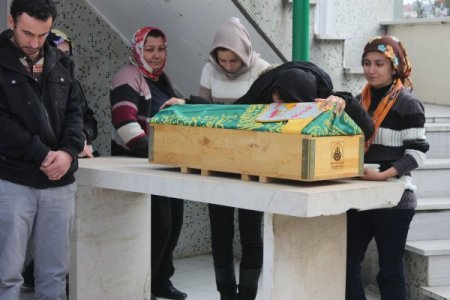 Zehirlenen babaanne ile torunu gözyaşlarıyla uğurlandı