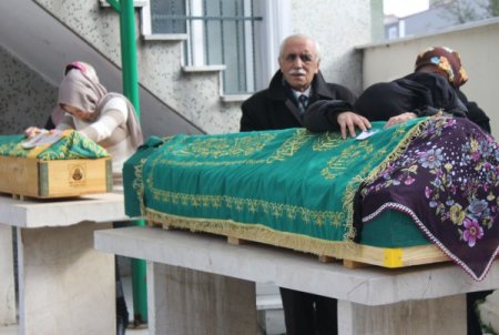 Zehirlenen babaanne ile torunu gözyaşlarıyla uğurlandı