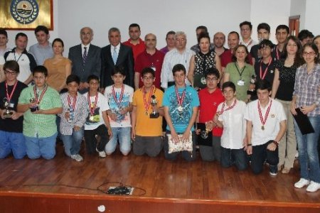 Zeka yarışmasında Toros madalyaları topladı
