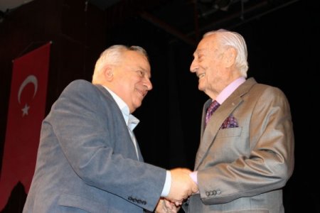 Zeki Alasya’ya vefa gecesi