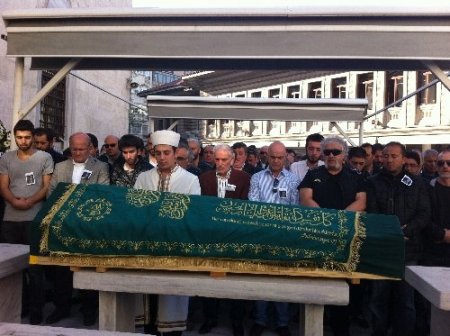 Zeki Ateş'in cenazesi, rock dünyasını bir araya getirdi