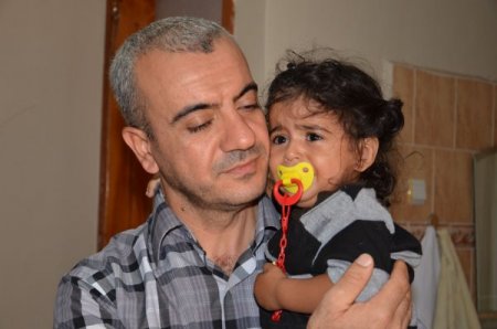 Zemzem bebek, annesinin siper olması sayesinde hayatta kaldı (Özel)