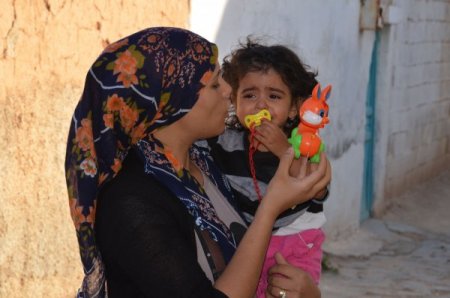 Zemzem bebek, annesinin siper olması sayesinde hayatta kaldı (Özel)