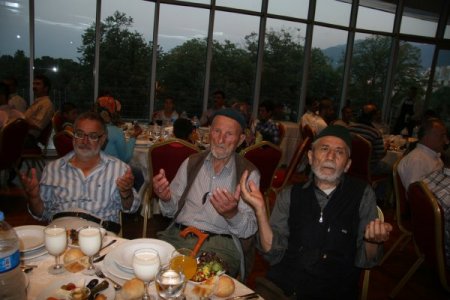 Zenginle, Fakir Aynı Sofrada Buluştu