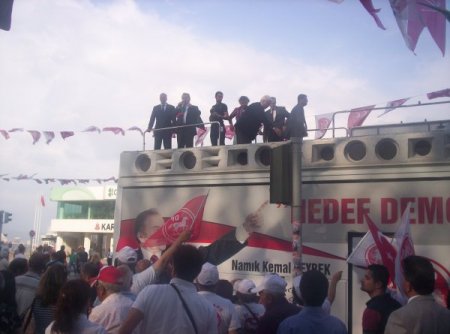 Zeybek; Kasetler Baykal'ı Koltuğundan Etti, Bahçeli'yi Yapıştırdı