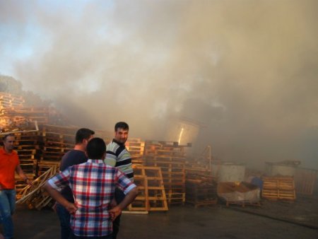 Zeytin fabrikasında yangın: 1 yaralı