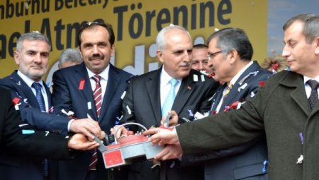 Zeytinburnu Belediyesi'nin yeni hizmet binasının temeli atıldı