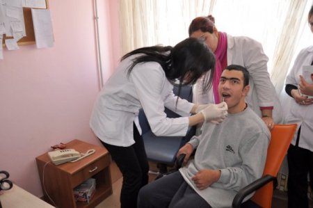 Zihinsel Engelli Vatandaşlara Ağız Ve Diş Bakımı Taraması