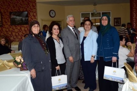 Zihni Aldırmaz şehit annelerini unutmadı