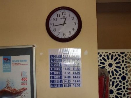 Zil Çalma Uygulamasını Kaldırdı, Giriş Çıkış Saatlerini Öğrenci Ve Öğretmenler Belirliyor