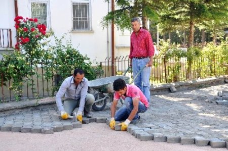 Zile'de parke çalışmaları devam ediyor