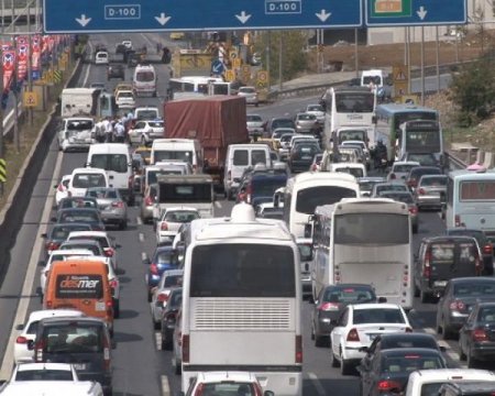 Zincirleme kaza trafiği kilitledi (Özel)