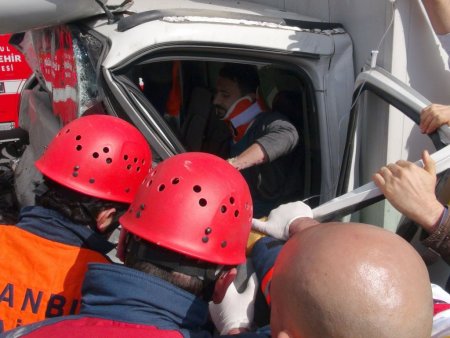 Zincirleme kazada 8 kişi yaralandı