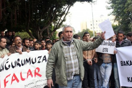 Zincirli Eylem Düzenleyen Esnaf Belediyeye Yürüdü