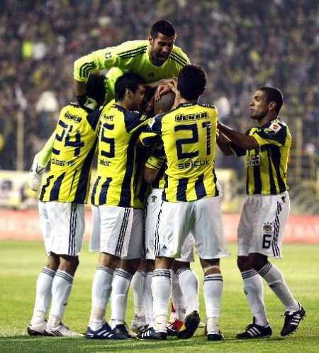 Ziraat Türkiye Kupası'nda İlk Finalist Fenerbahçe