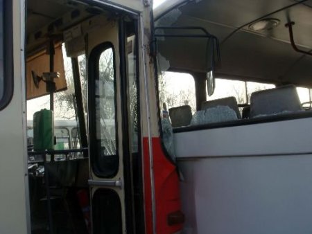 Zırhlı Birlikler Önünde Üç Belediye Otobüsü Kaza Yaptı