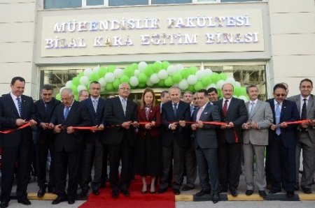 Zirve Üniversitesi Mühendislik Fakültesi Bilal Kara Eğitim Binası hizmete açıldı
