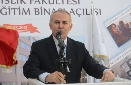 Zirve Üniversitesi Mühendislik Fakültesi Bilal Kara Eğitim Binası hizmete açıldı