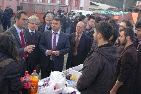 Zkü Öğrencilerinin Hamsi Keyfi